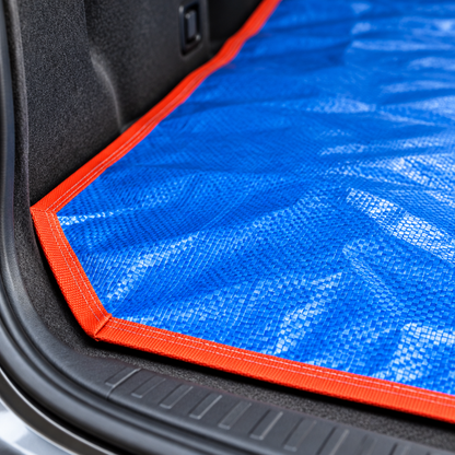 MobiMat Detail: Gewebe und Kantenbesatz der Kofferraummatte